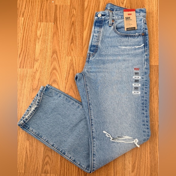 Levi's Denim - Levi's Women's Light Blue Straight Leg Jeans